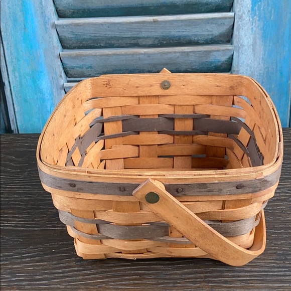 Longaberger JW Collection Berry Basket 1990 - Picture 9 of 11